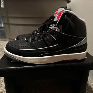 Grade School Retro 2 Jordans